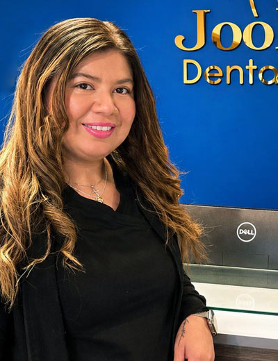 Kenia (Dental Assistant)